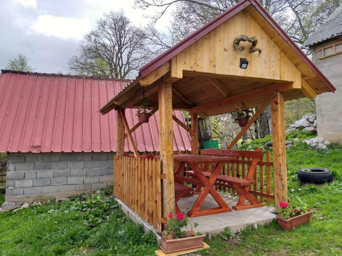 Domacinstvo Krstajic - Rural Country house *