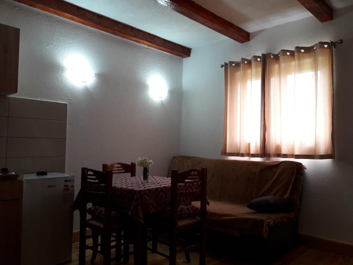 Domacinstvo Krstajic - Rural Country house *